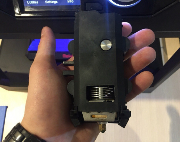 Продам 3D принтер MakerBot 5Gen 