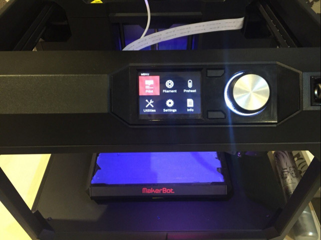 Продам 3D принтер MakerBot 5Gen 