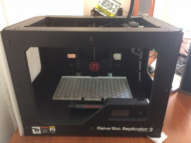 Продаю Makerbot Replicator 2
