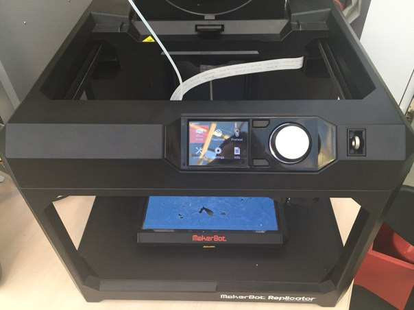 Продам 3D принтер MakerBot 5Gen 150 000