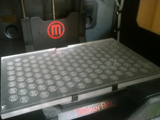 Продажа 3-д принтера Makerbot Replicator 2 2013  года