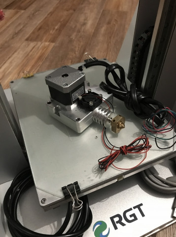 3D принтер PrintBox 3D One + запасной экструдер + ЗИП (сопла, подшипники, шестерни) + более 20КГ пластика