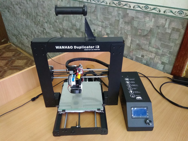 3D принтер Wanhao i3 v2.0 экструдер UmkaTech