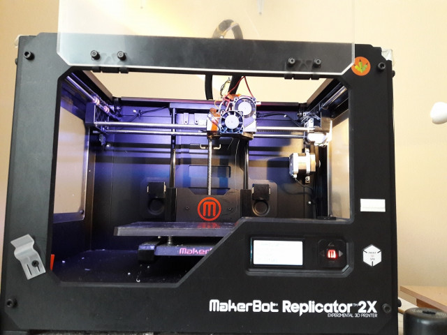 3D-принтер Makerbot Replicator 2X