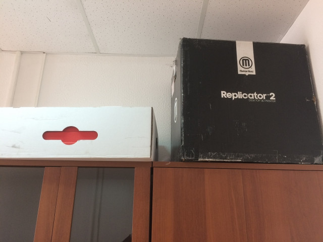Продаю Makerbot Replicator 2 