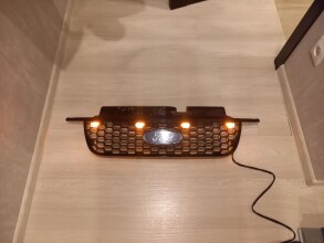 Крепление фонарей в решетку радиатора Ford Escape/Maverick