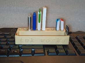 Органайзер под флешки и карты памяти, всякую мелочь.