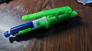 Диспенсер (давилка) для флюса