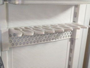 Полка-подвес для соусов и пюрешек в дойпаках в дверцу холодильника Атлант