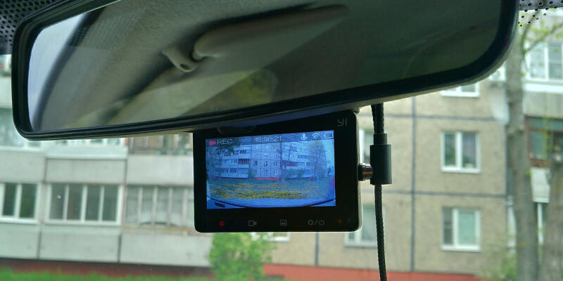 Держатель под магнитное крепление на стекло для Xiaomi YI Smart Dash Camera