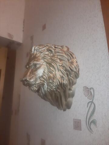 Настенная модель головы льва