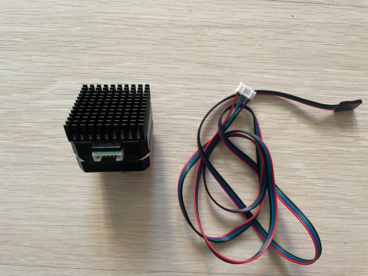 Шаговый двигатель 17HS2023 на 1А