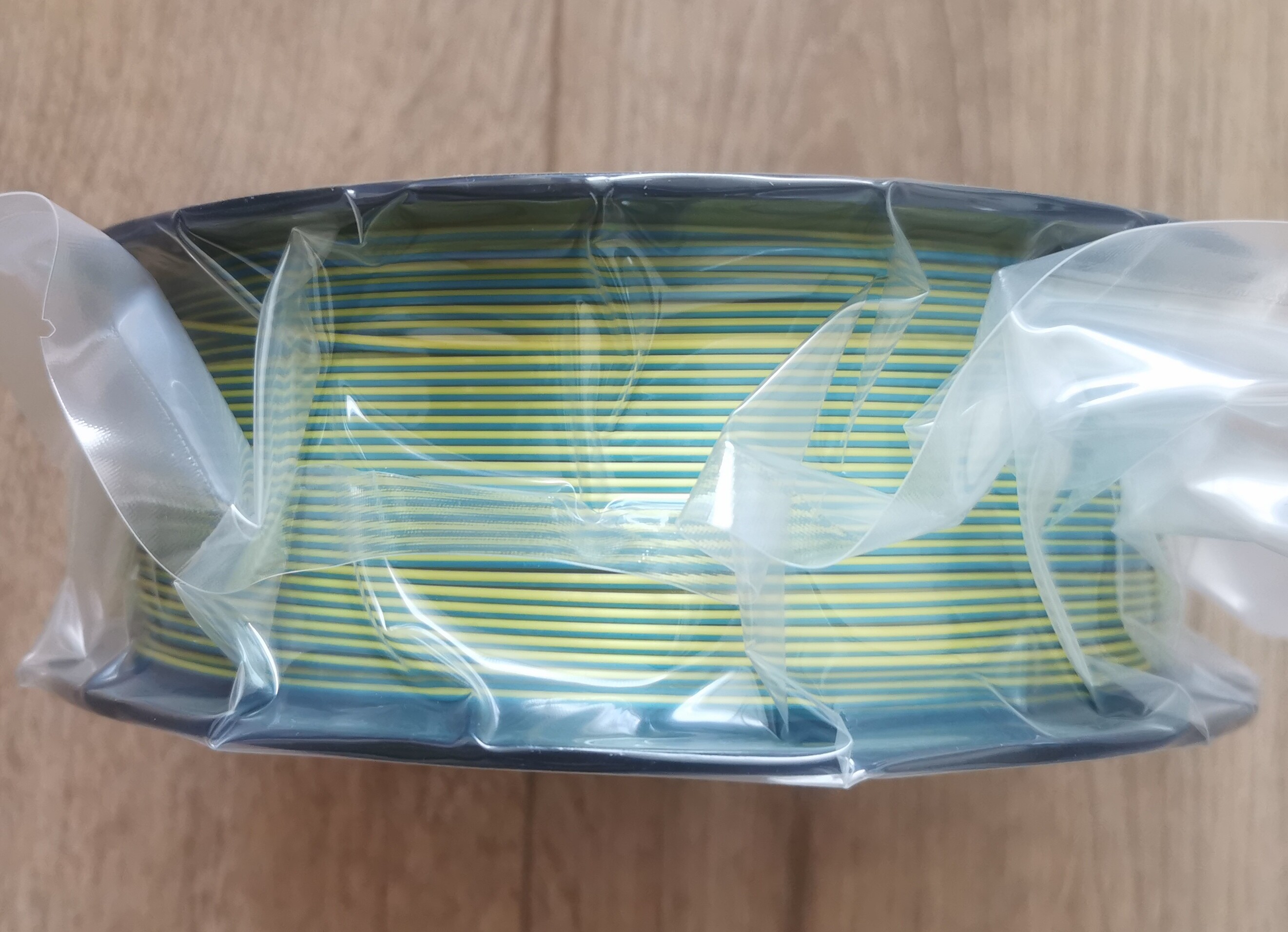 Две катушки 1кг трехцветного SilkPLA Kingroon