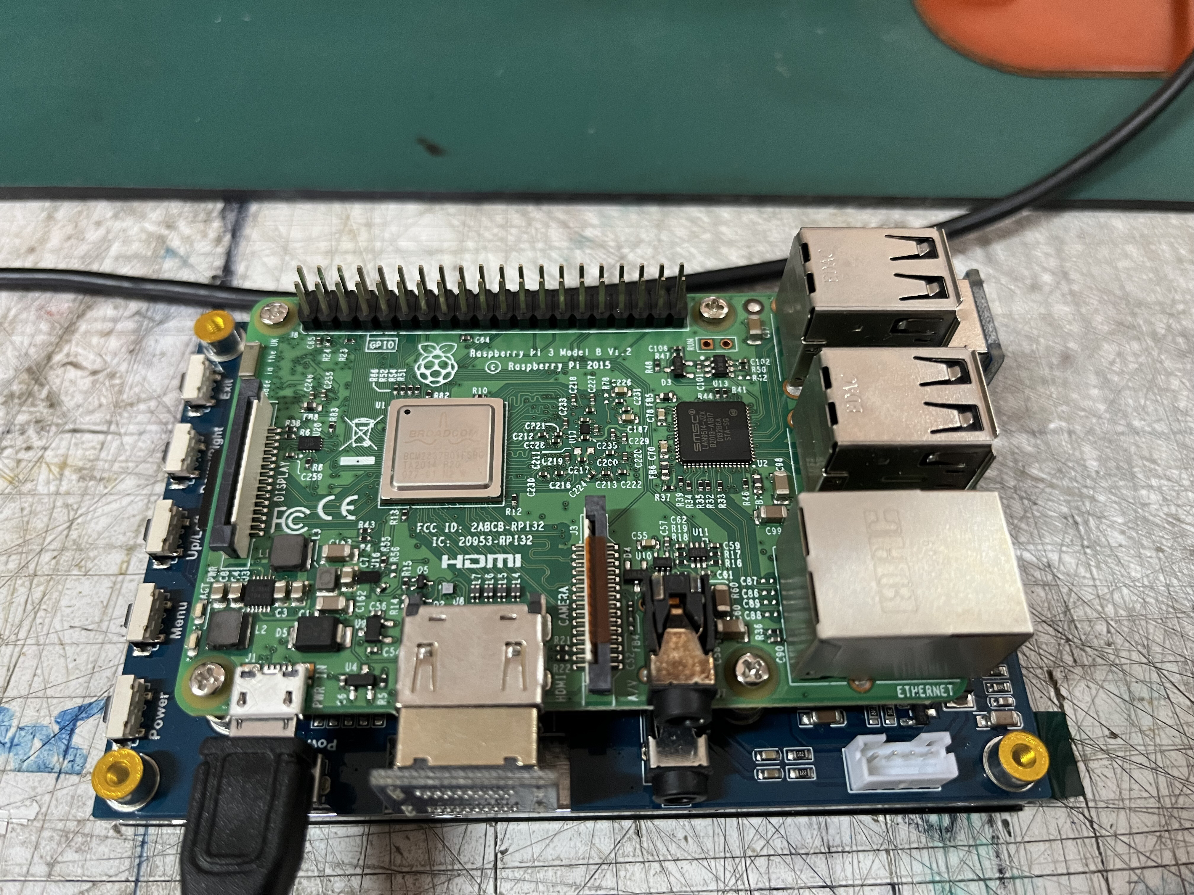Raspberry pi 3 b + 4,3" HDMI LCD