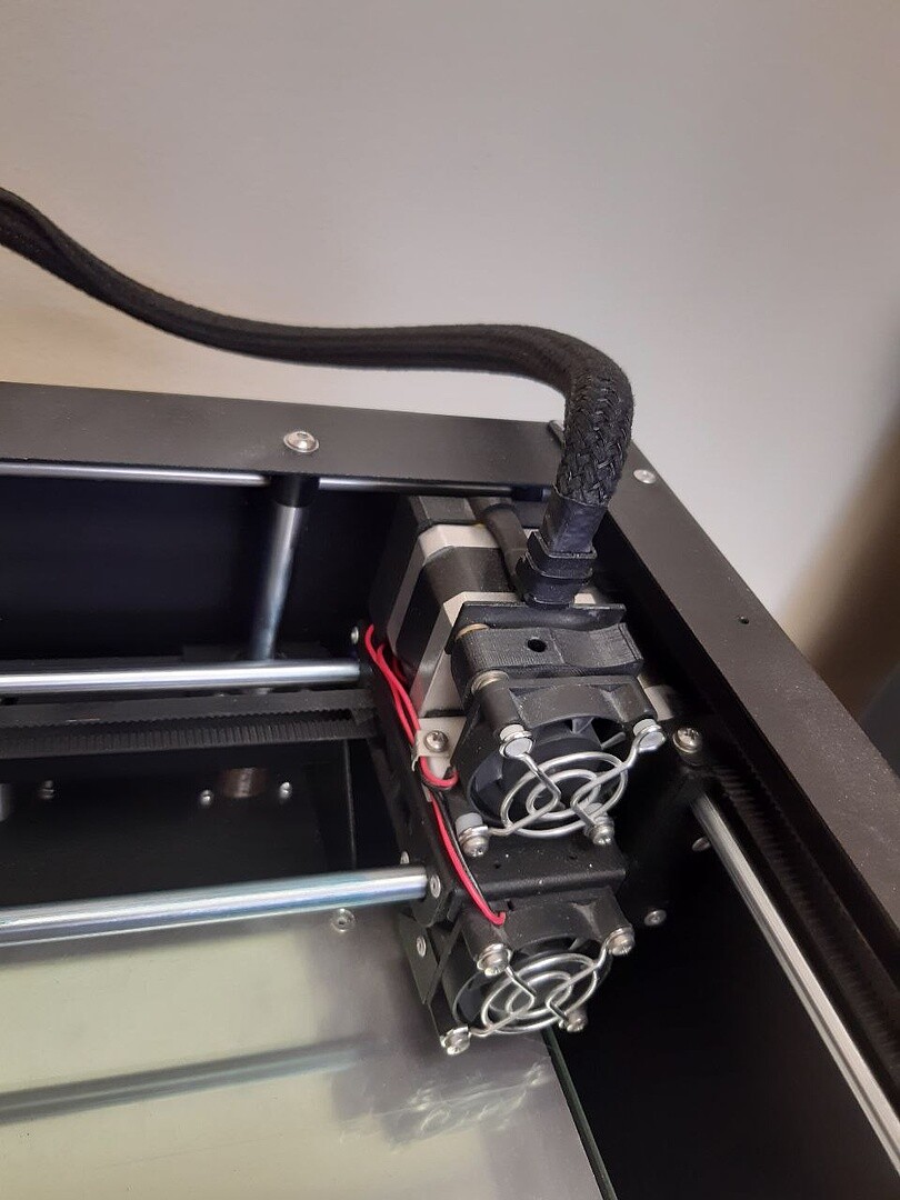 Продам 3D принтер Zenit б/у