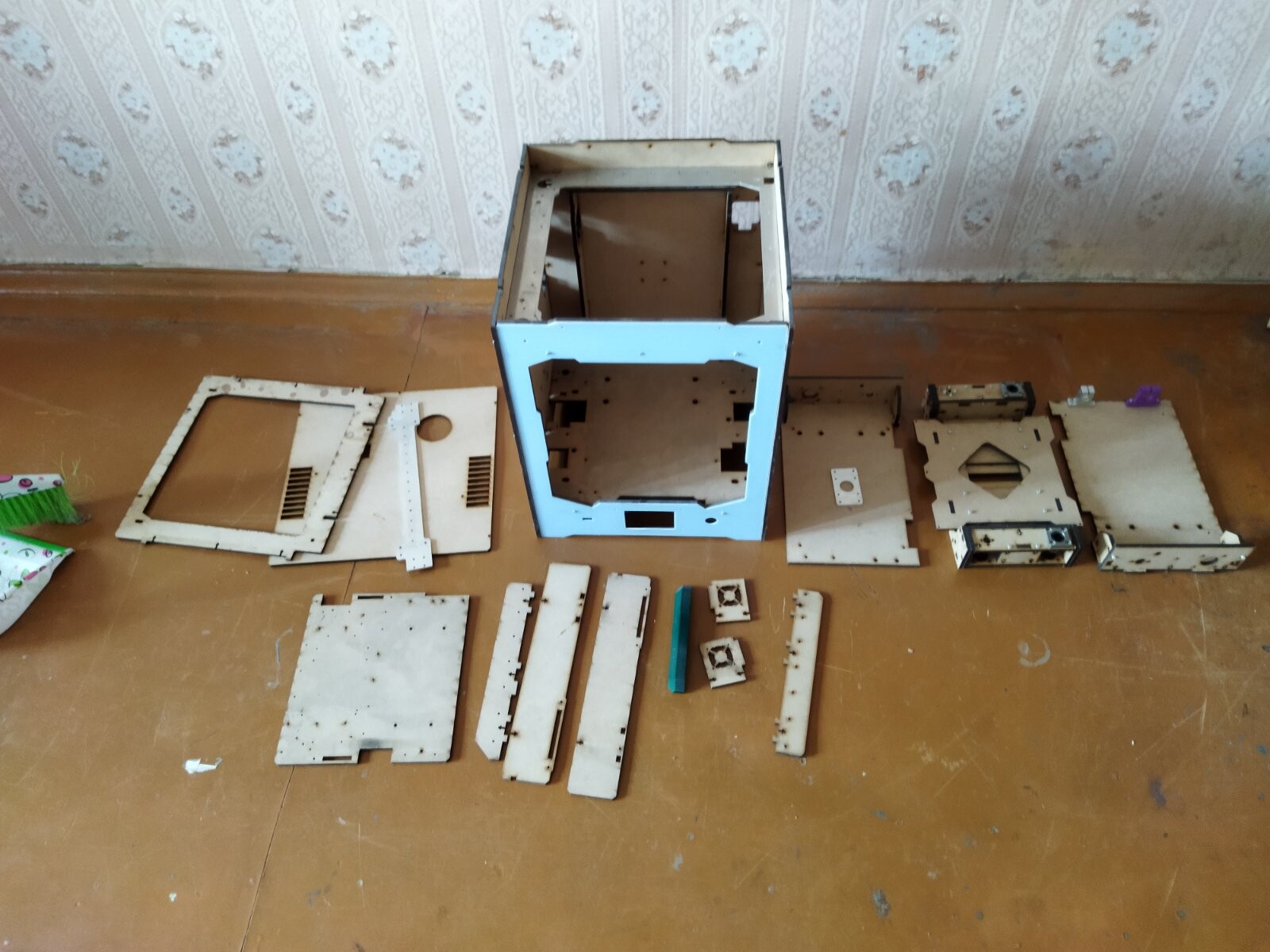 продам корпус z-bolt