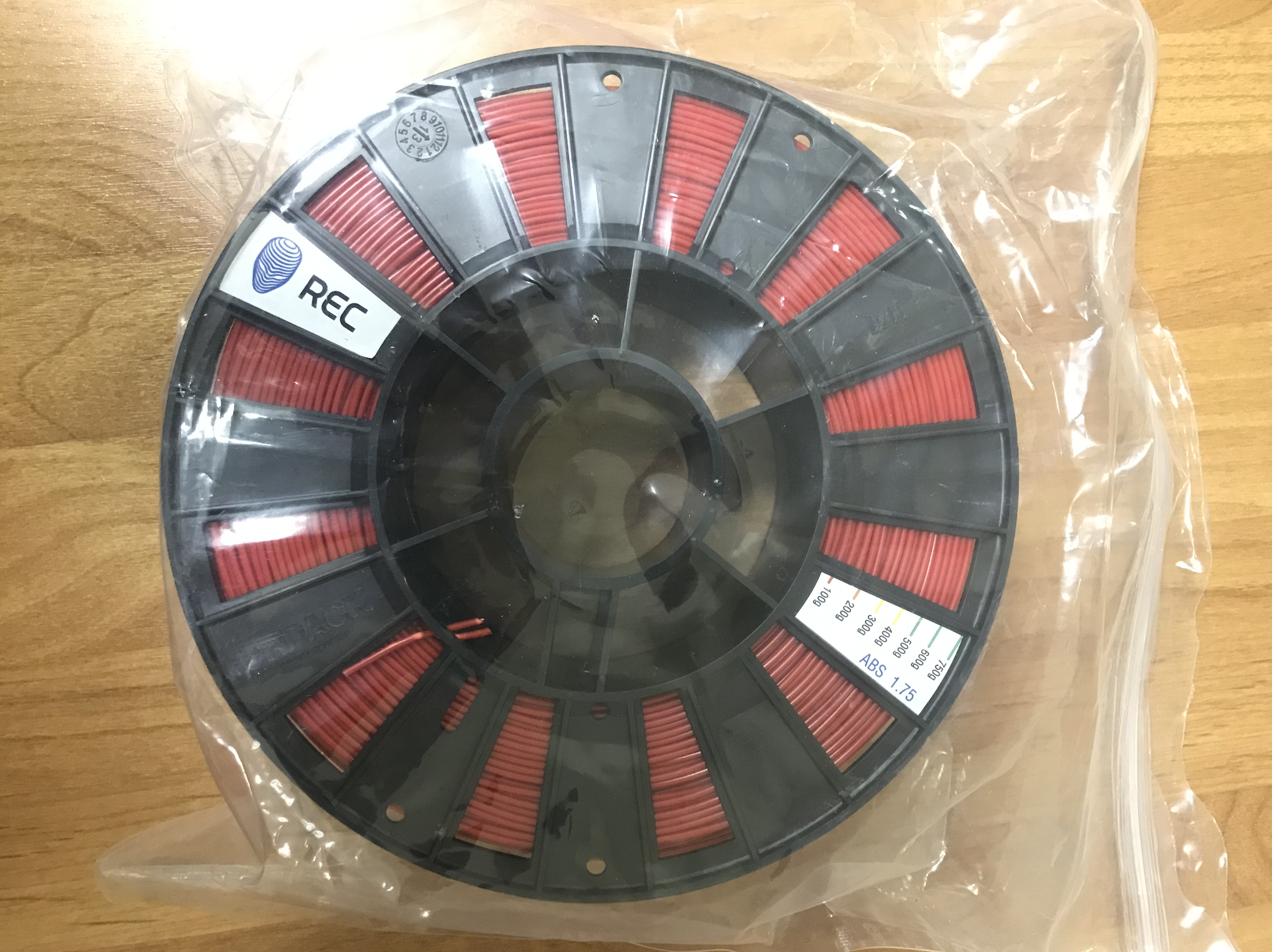 9 катушек ABS пластика REC 1.75мм 750 грамм (4 - Белых, 3 - Зеленых, 1- Красный, 1- Синий)