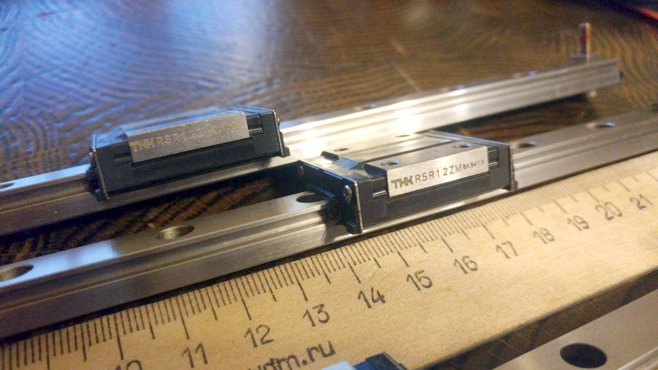 Три рельсы с каретками THK RSR12ZM на мини corexy (или еще куда)