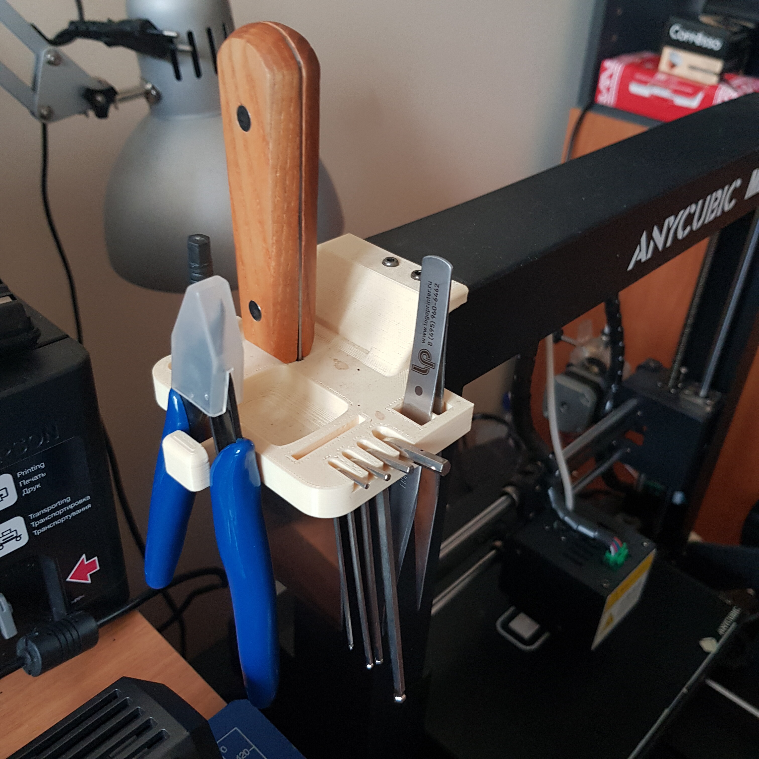 Продам ANYCUBIC Mega Pro, + стол с подогревом + лазерный гравер