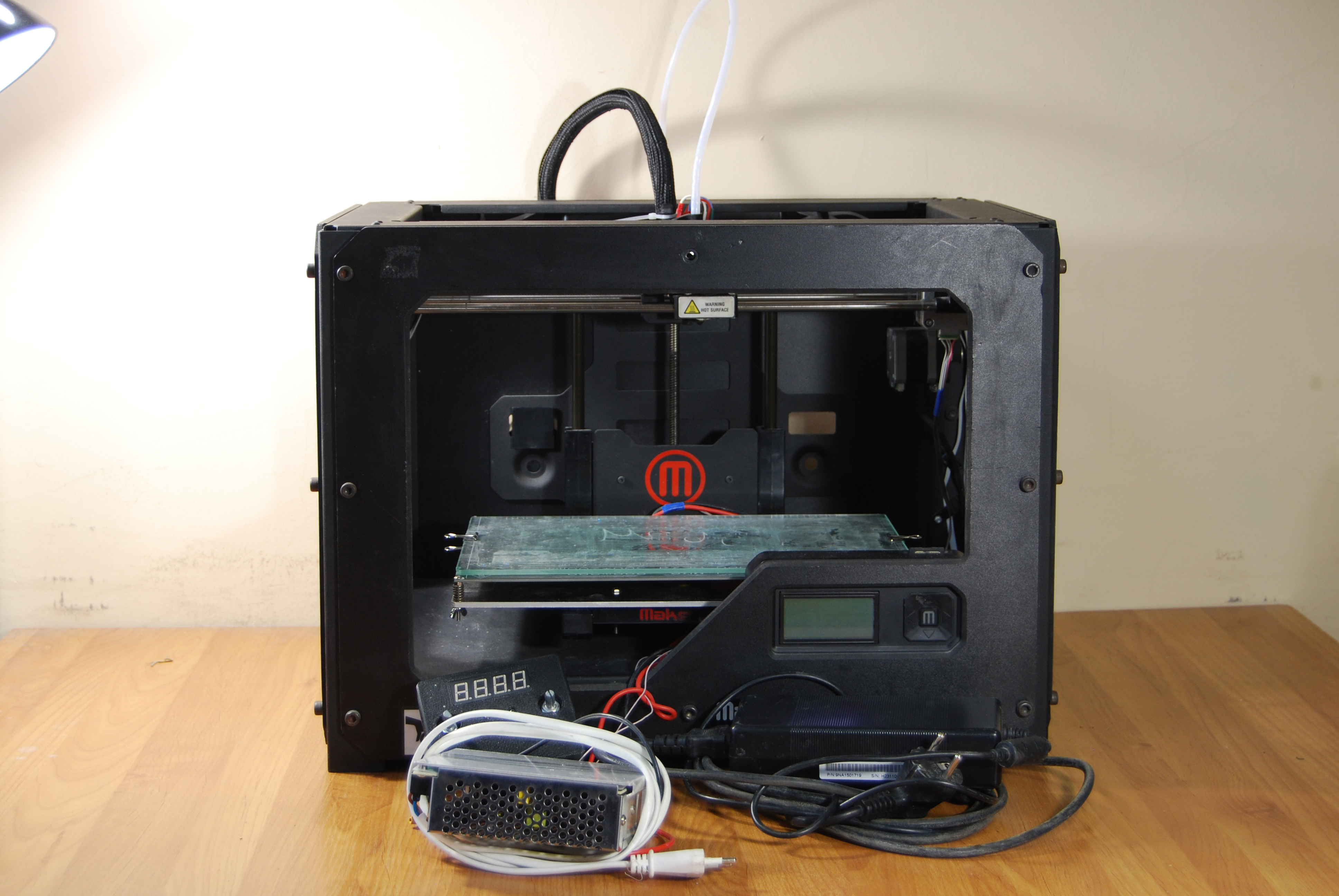 3d принтер MakerBot Replicator 2 с стеклянным подогреваемым столом 3d принтер MakerBot Replicator 2 с стеклянным подогреваемым столом