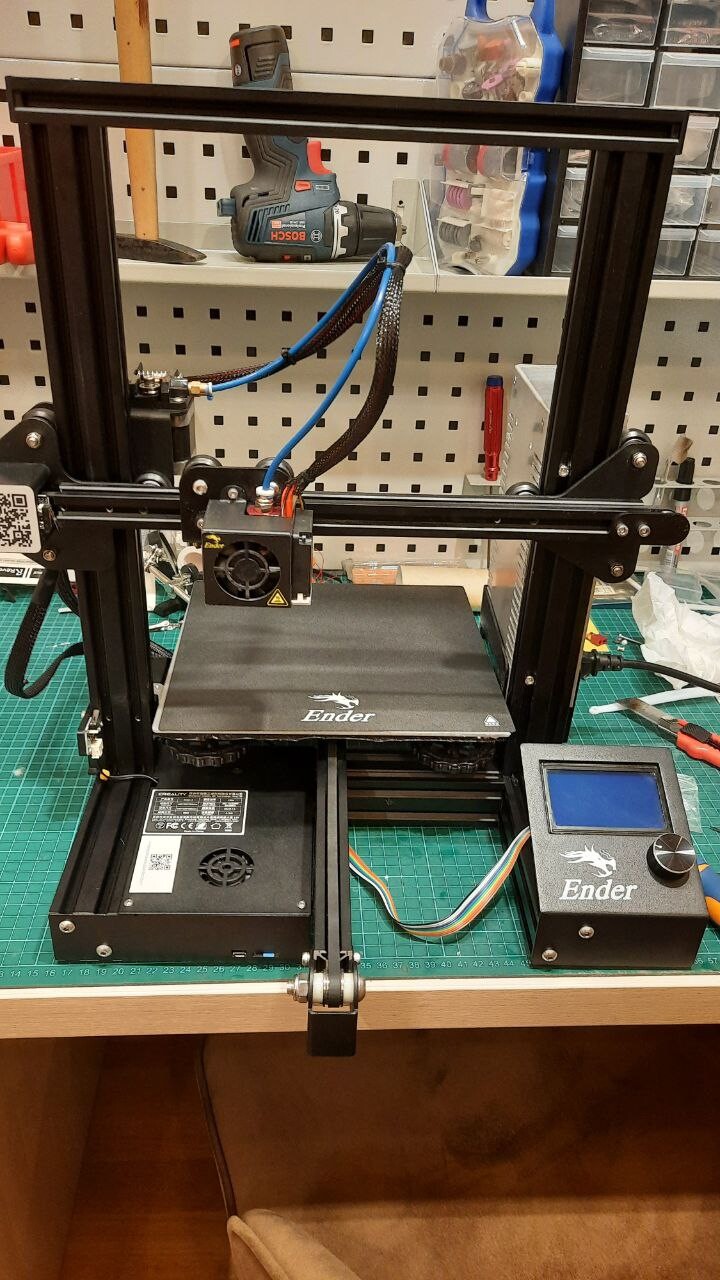 Продам 3d принтер Creality Ender3
