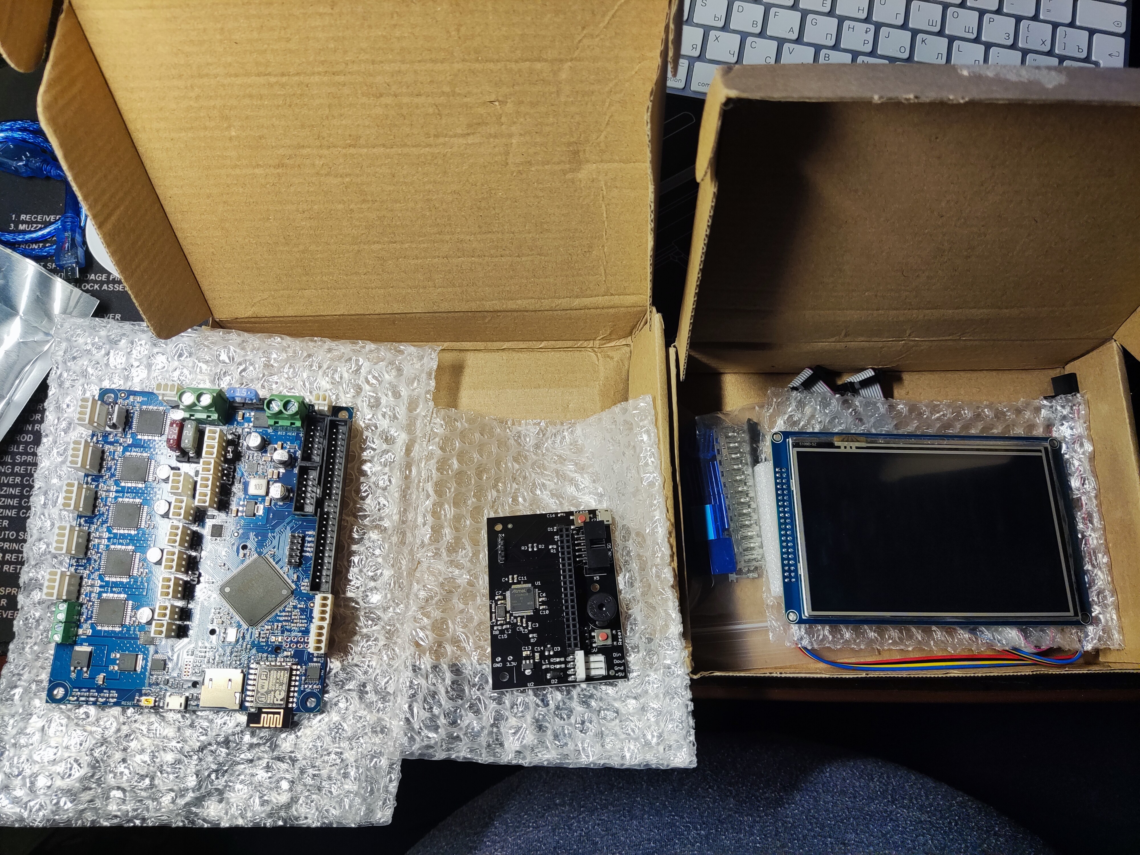 Duet 2 Wi-Fi rev.1.04 + 5' touch display