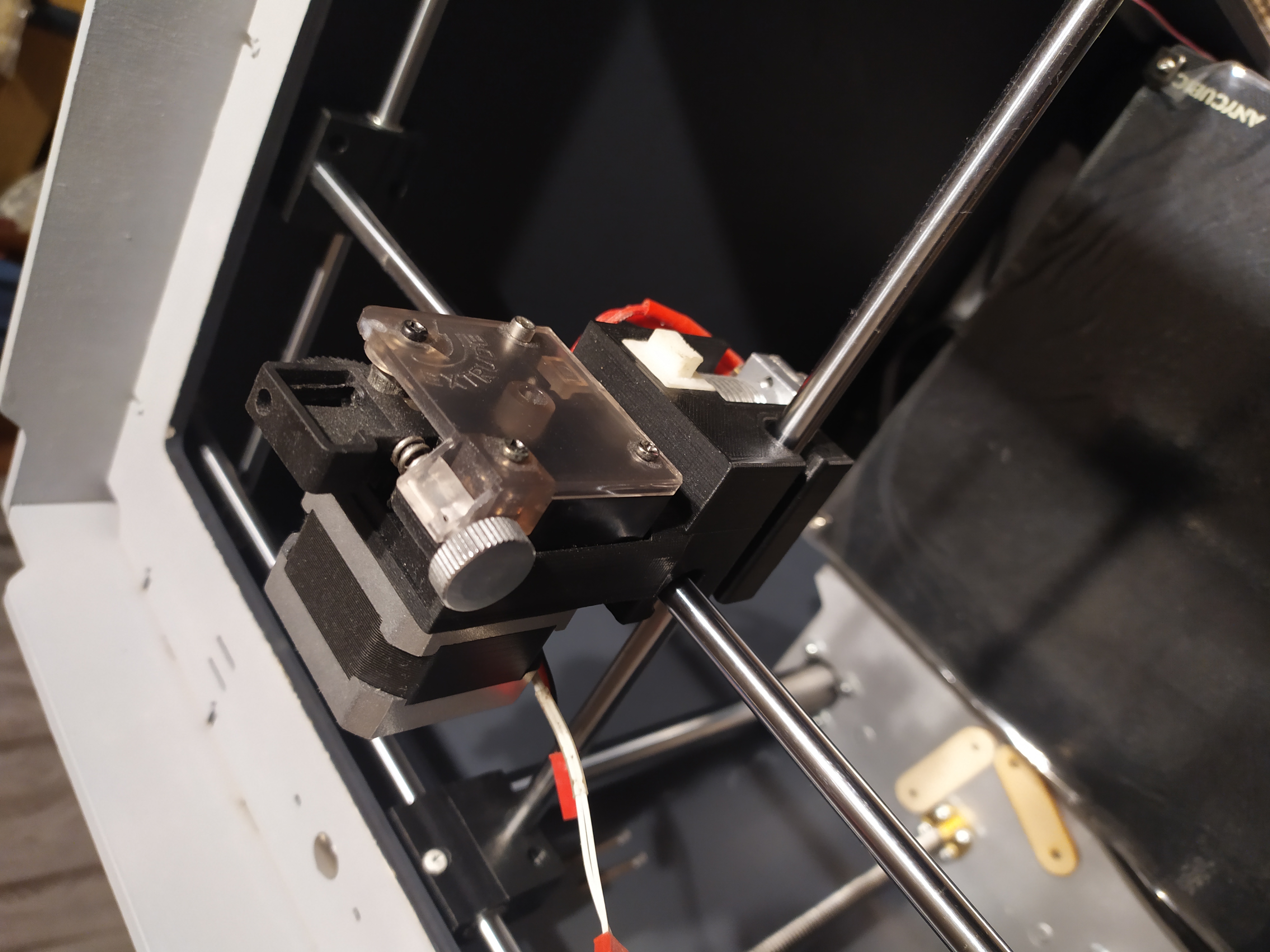 Продам ультитумбочку недострой.