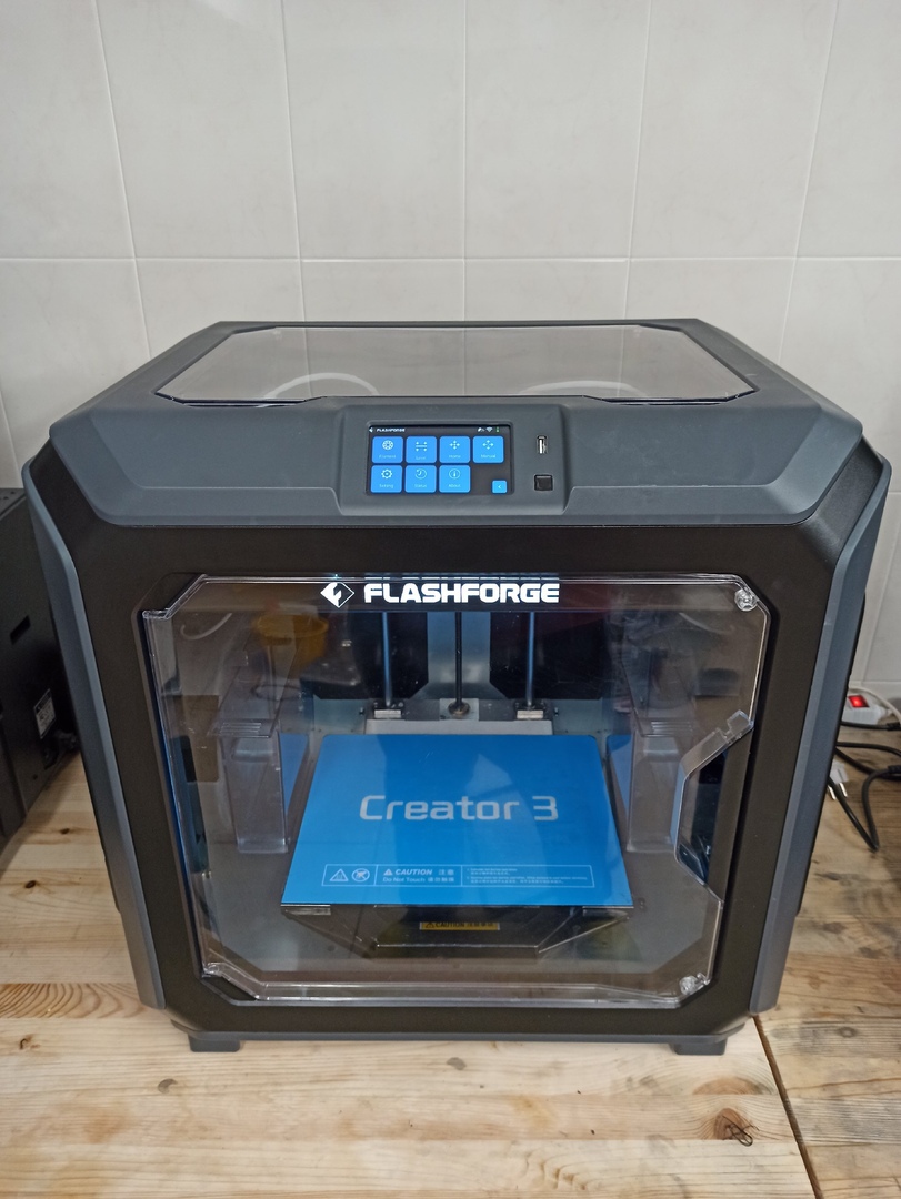 Продаю FlashForge Creator 3