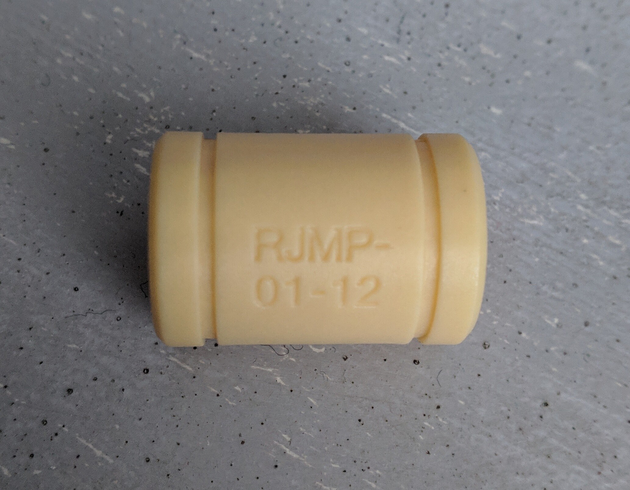 Линейные подшипники скольжения пластик RJMP Линейные подшипники скольжения пластик RJMP