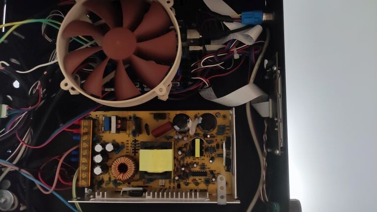 3D-принтер UNI в корпусе v.2 3D-принтер UNI в корпусе v.2