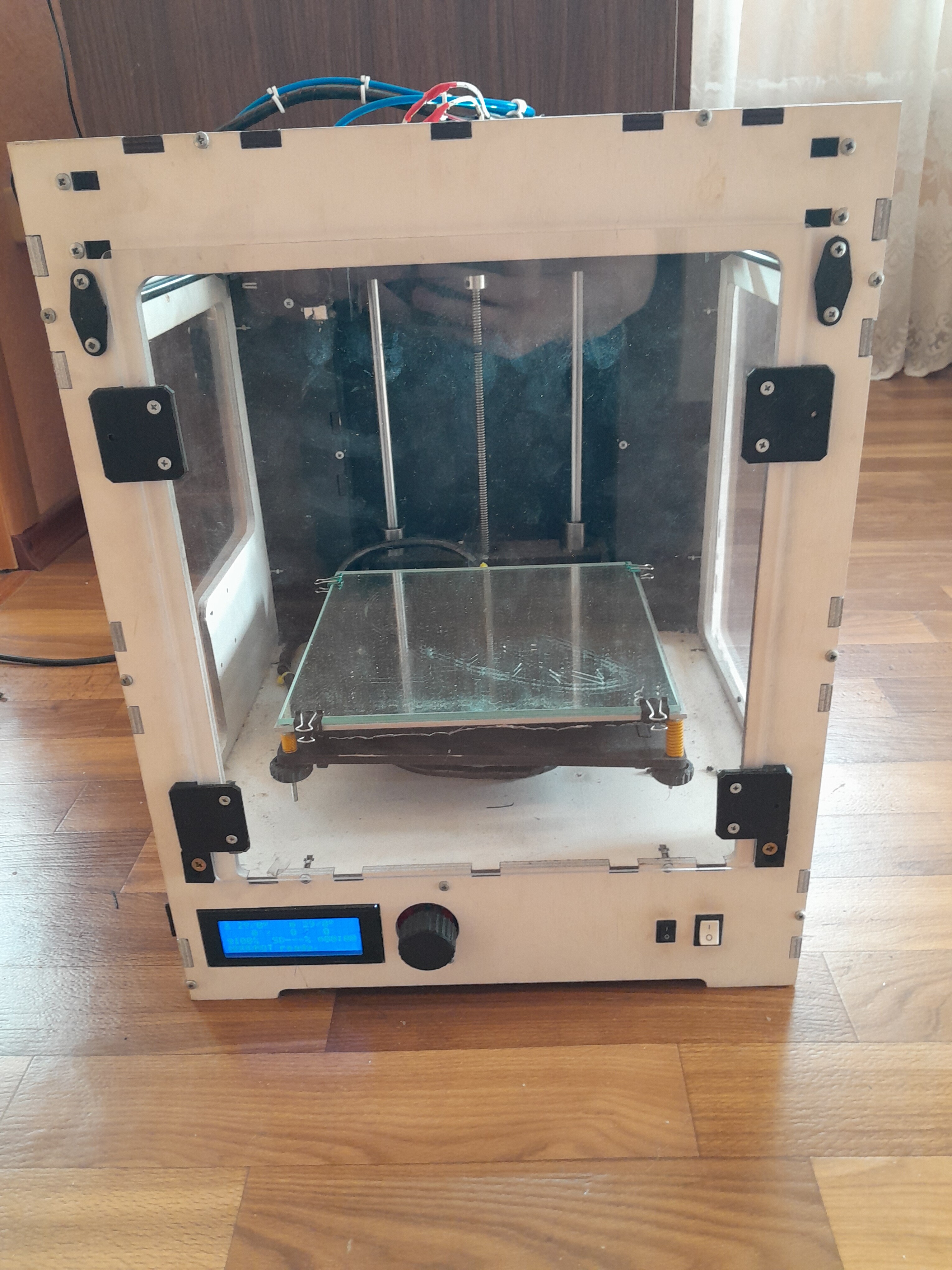 Продам 3д принтер Хороший бот. Продам 3д принтер Хороший бот.