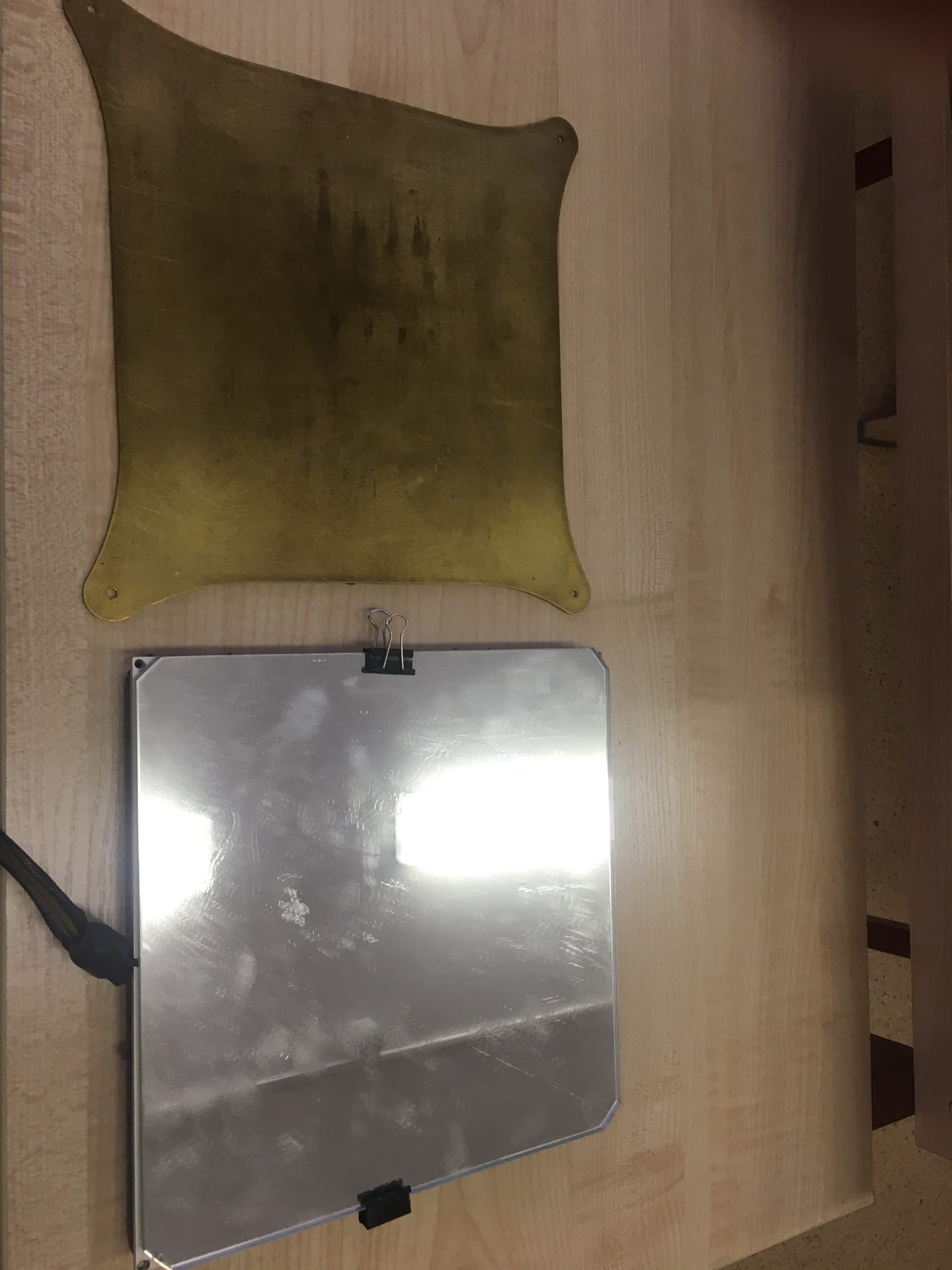 Продам столы 20x20