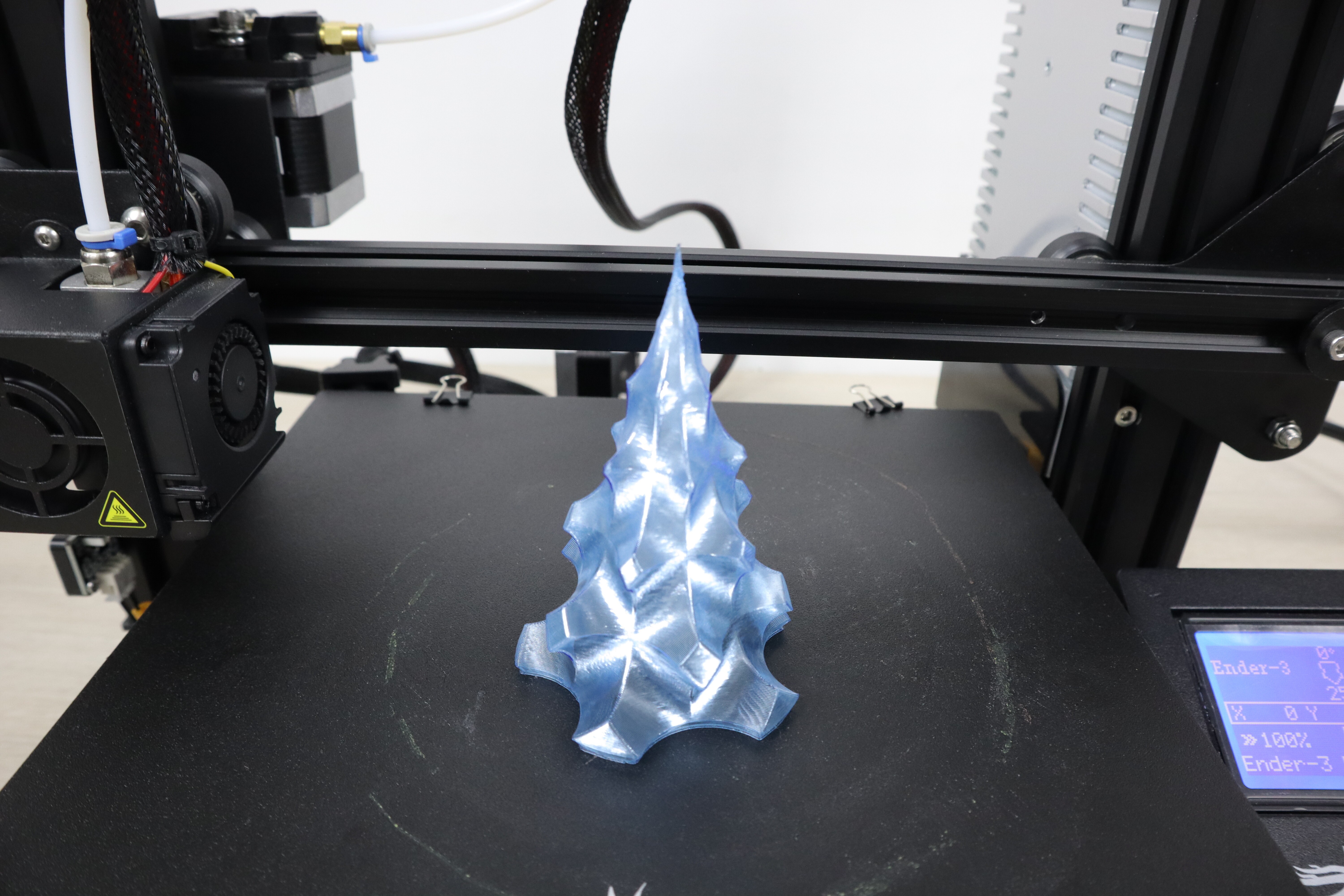 3D принтер Creality Ender 3 б/у почти новый