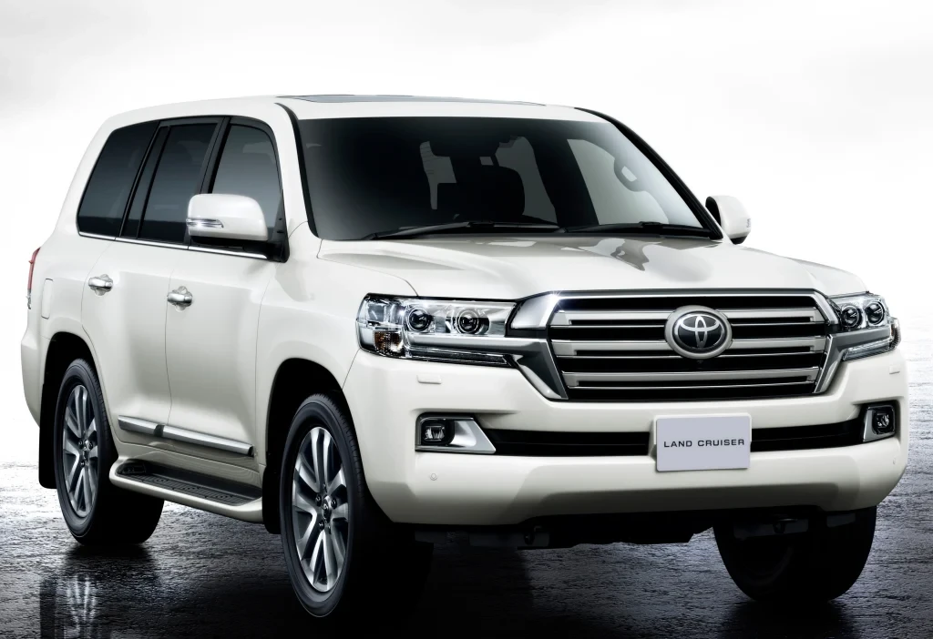 Смоделировать "Морду" Toyota Land Cruiser 200