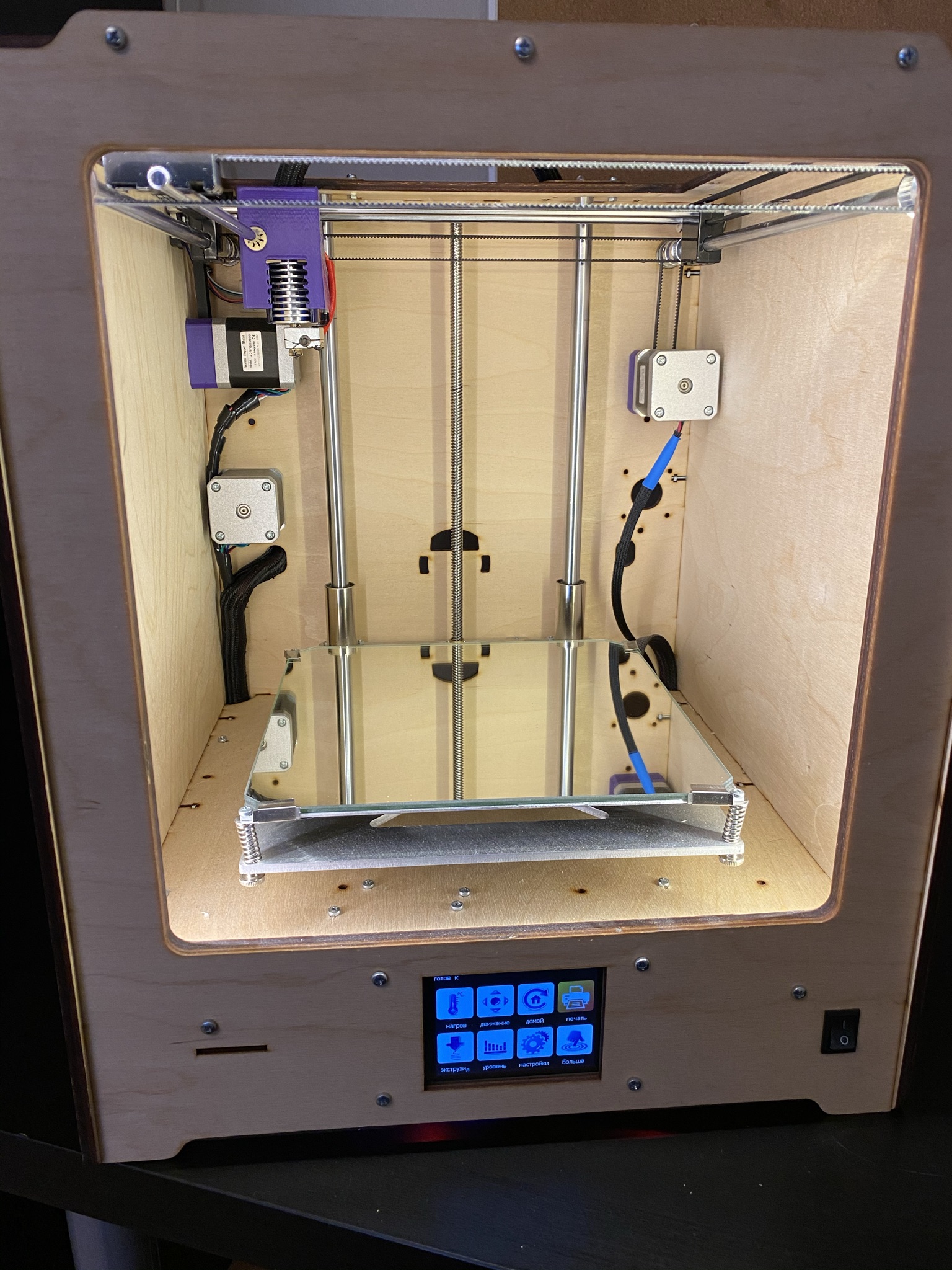 Продаю принтер Ultimaker plastmaska edition