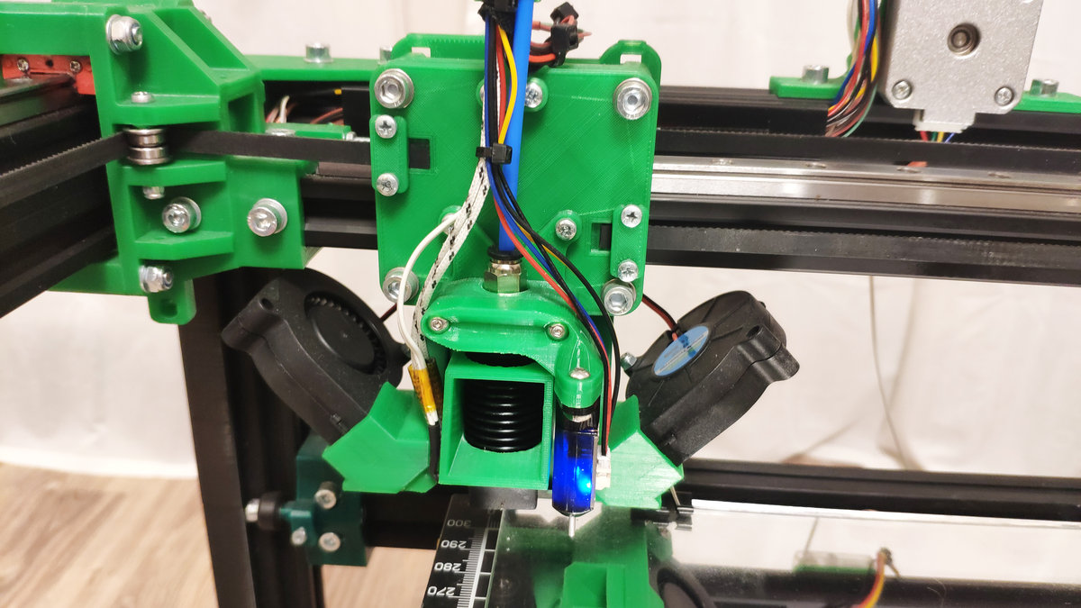 Продаю 3D принтер ReDBot. На рельсах. Продаю 3D принтер ReDBot. На рельсах.