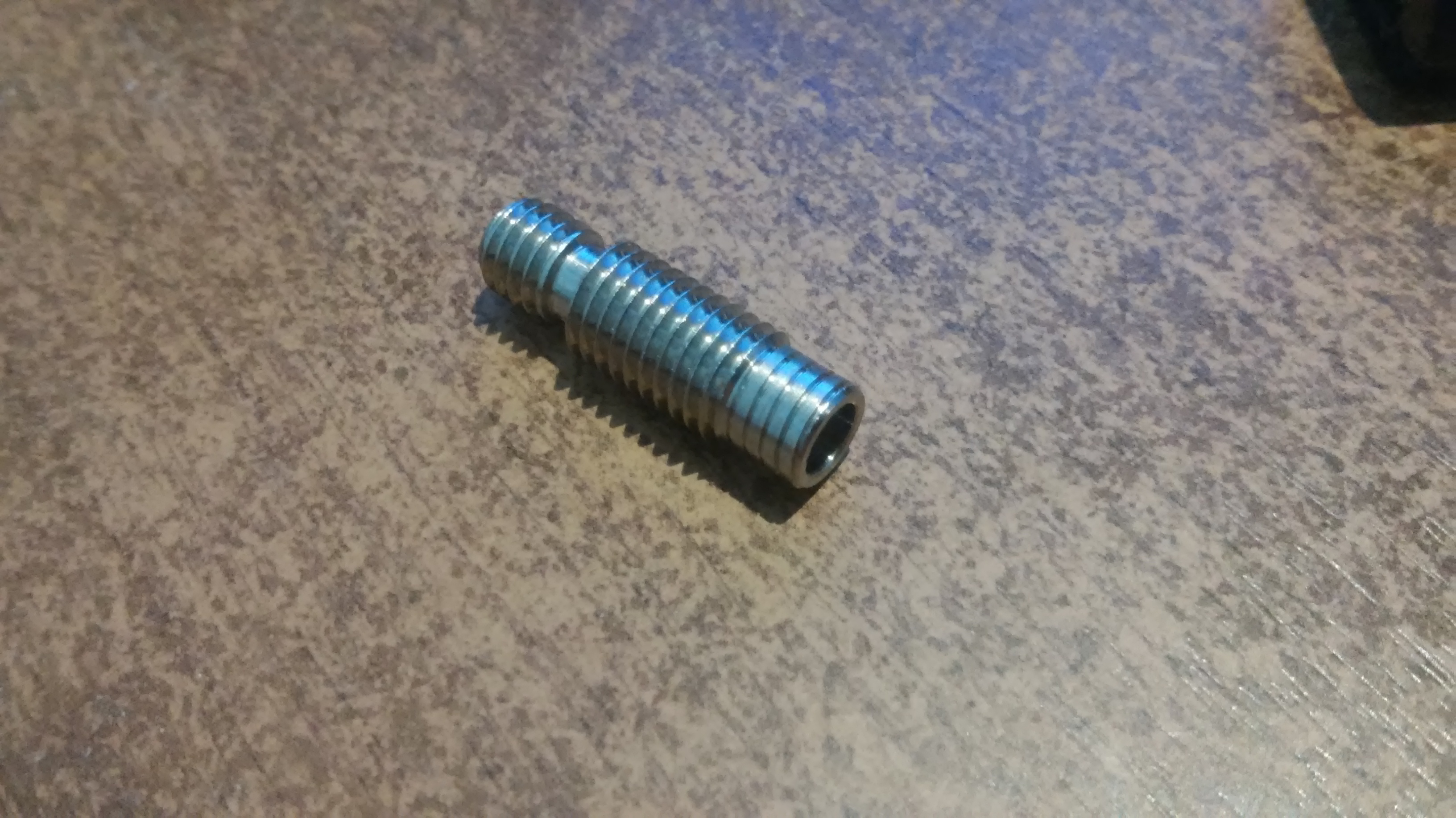 Термобарьеры под e3d v6 разные.