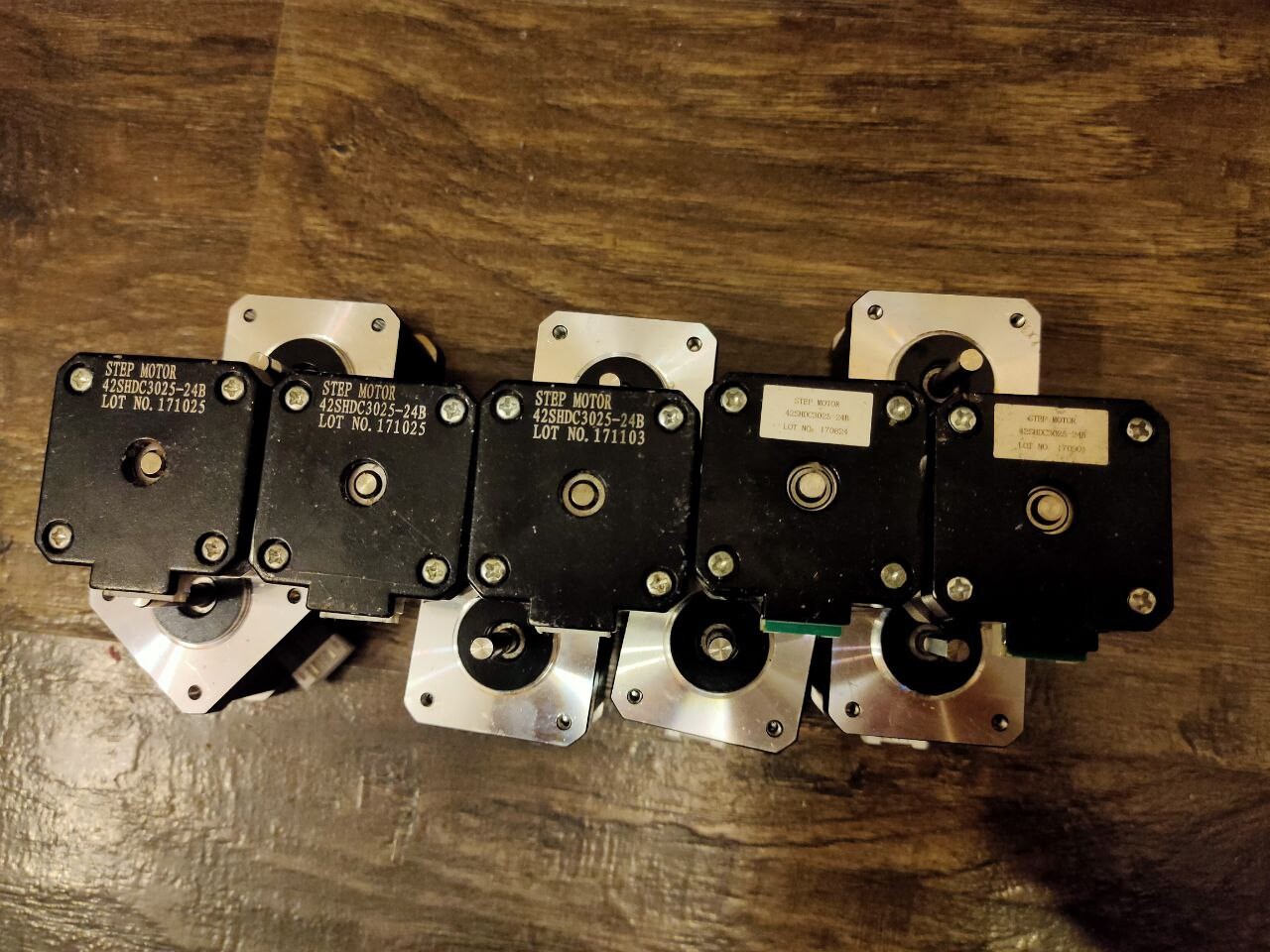 Шаговый двигатель nema 17