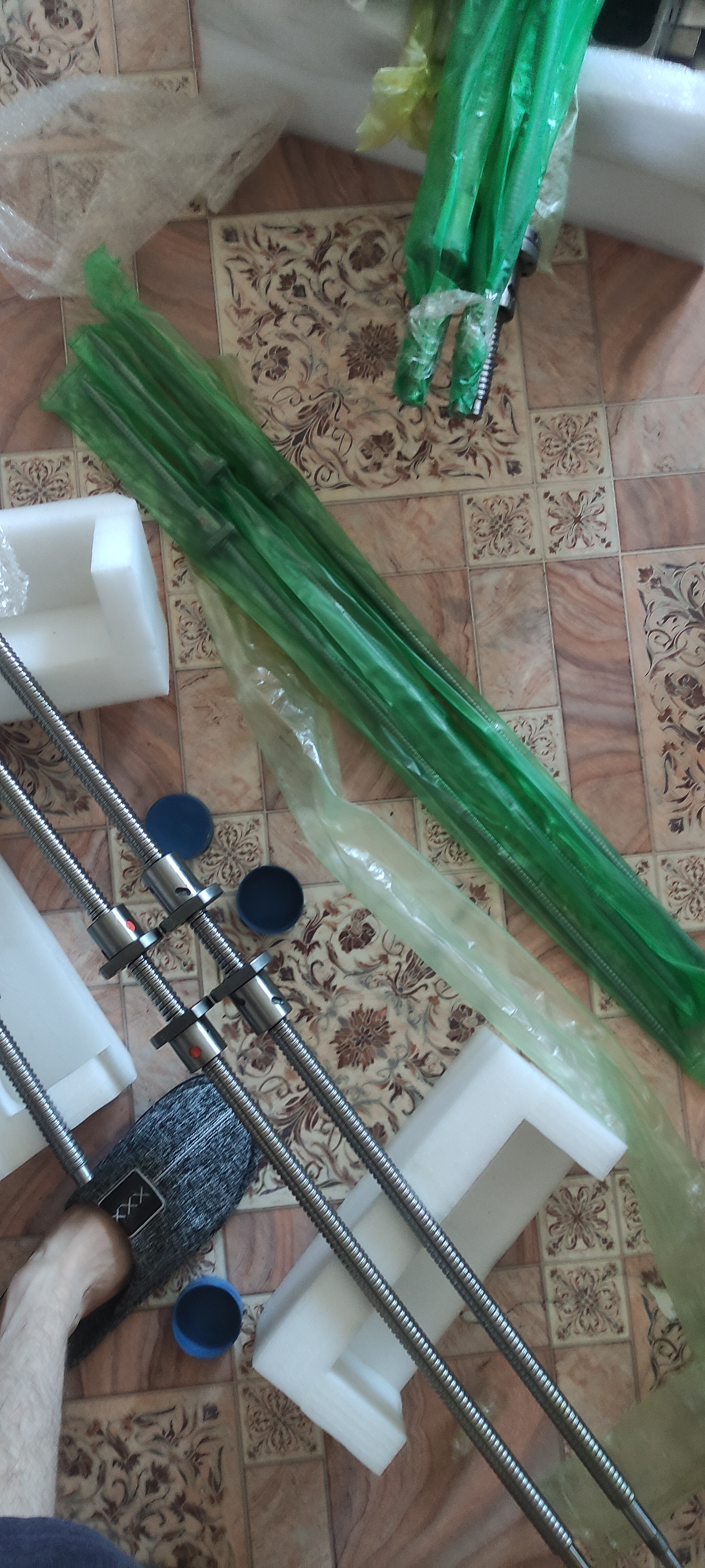 Продам ШВП SFU1204 c7 длиной 825мм комплект из 3шт.