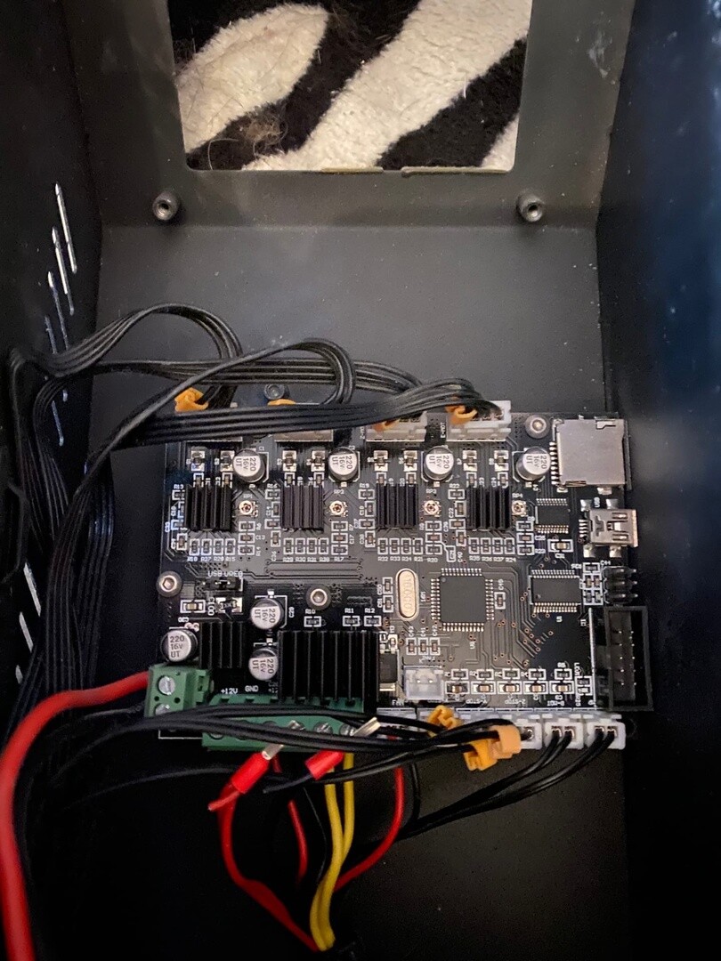 Экспериментальный CR10S для печати крупных деталей.