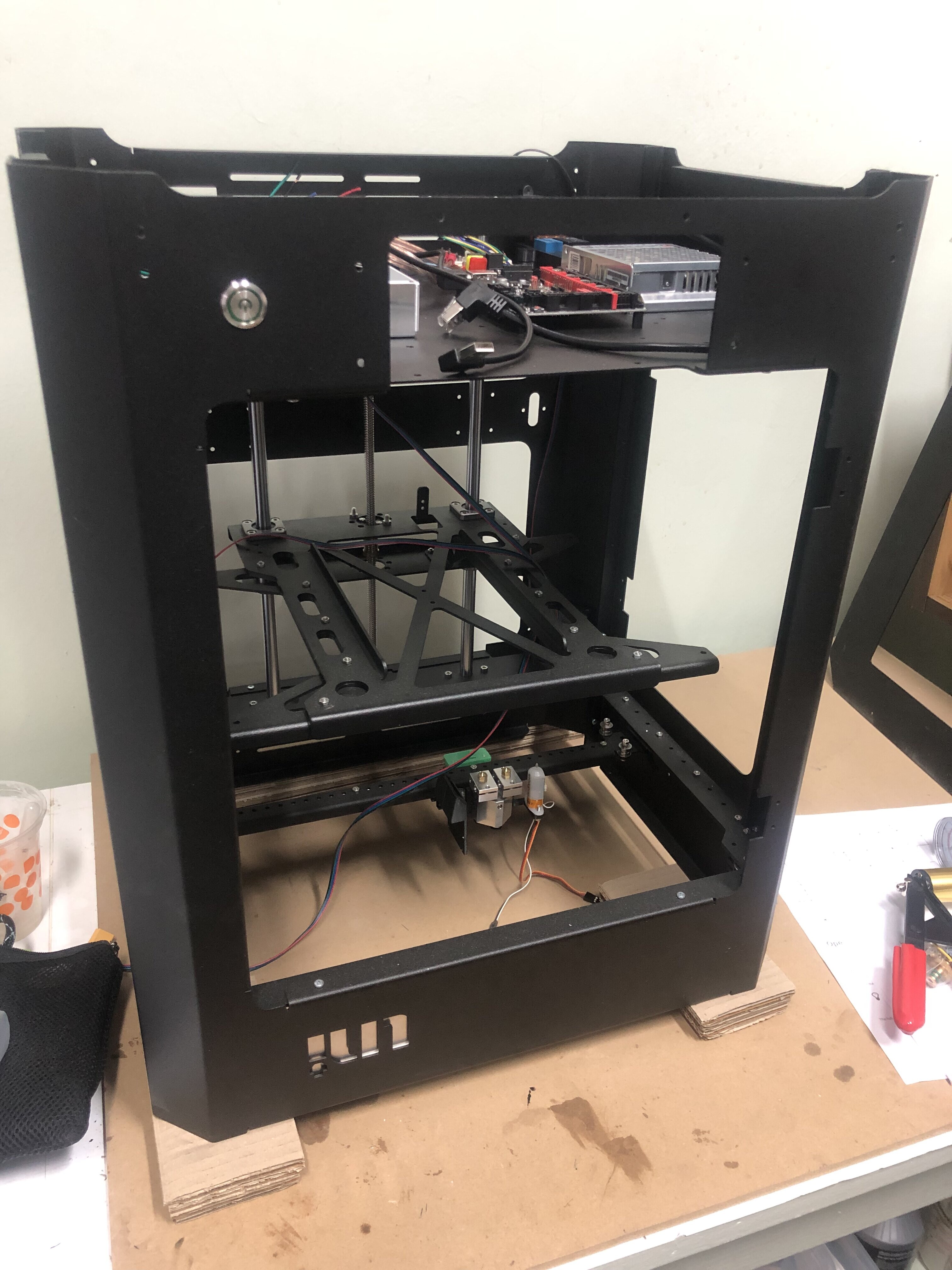 Продаю незаконченный UNI.