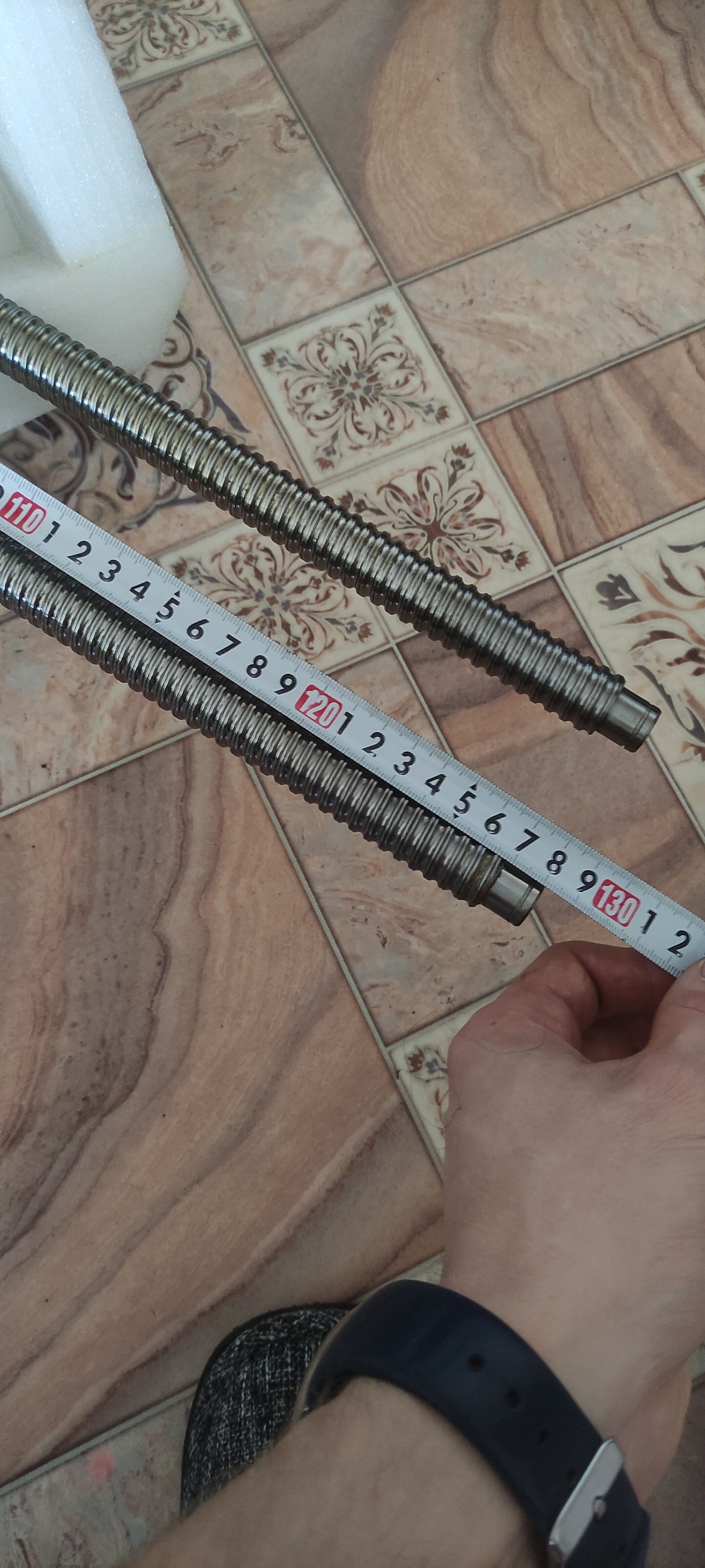 Продам ШВП SFU 2005 C7 длиной 1280мм и длиной 400мм с двумя гайками