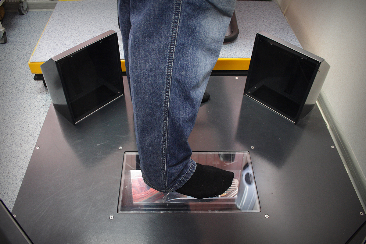 Продаем 3d фото сканер для сканирования стоп пациента ортопедический бу Продаем 3d фото сканер для сканирования стоп пациента ортопедический бу