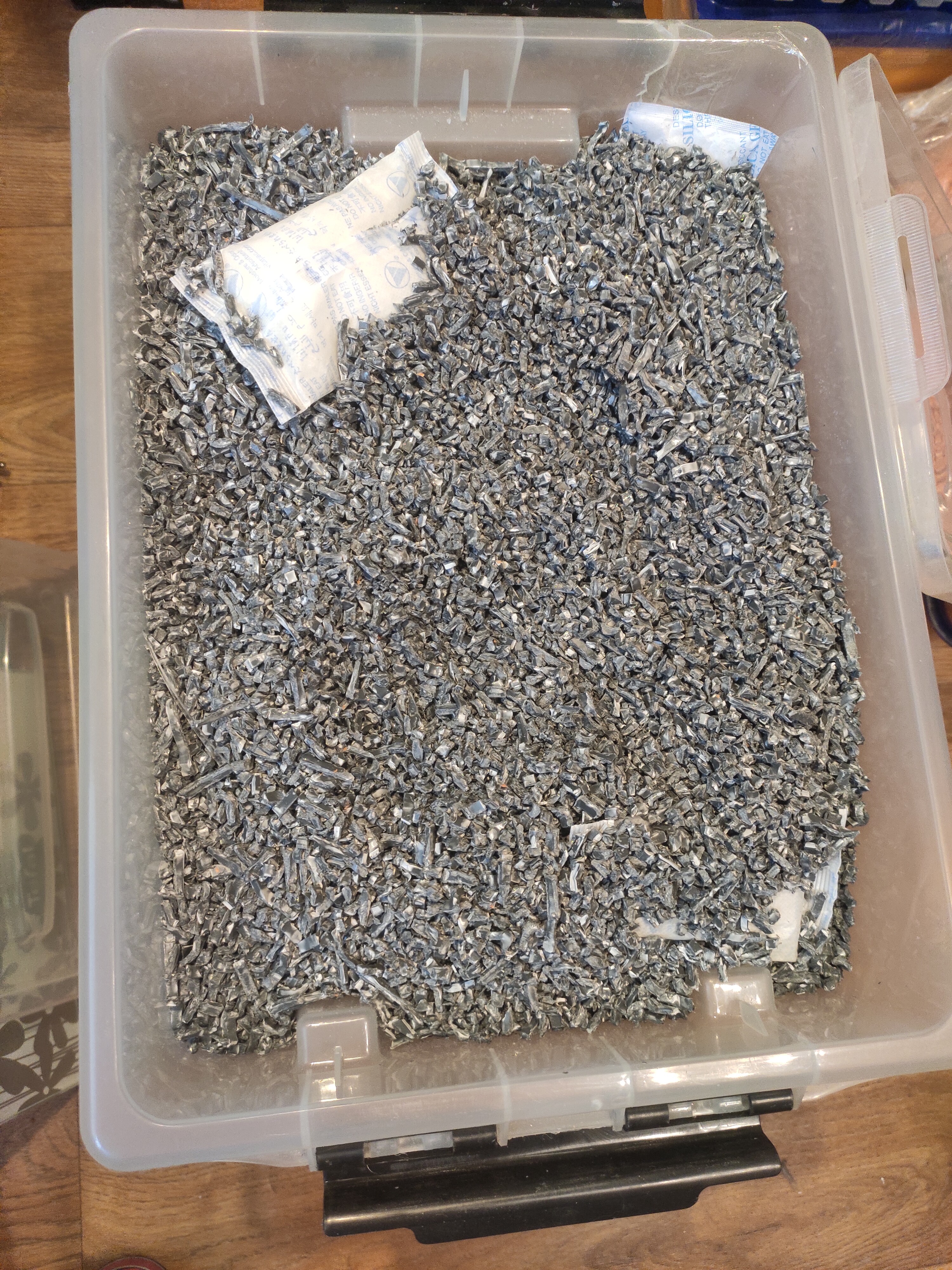 Пластик для экструдера.