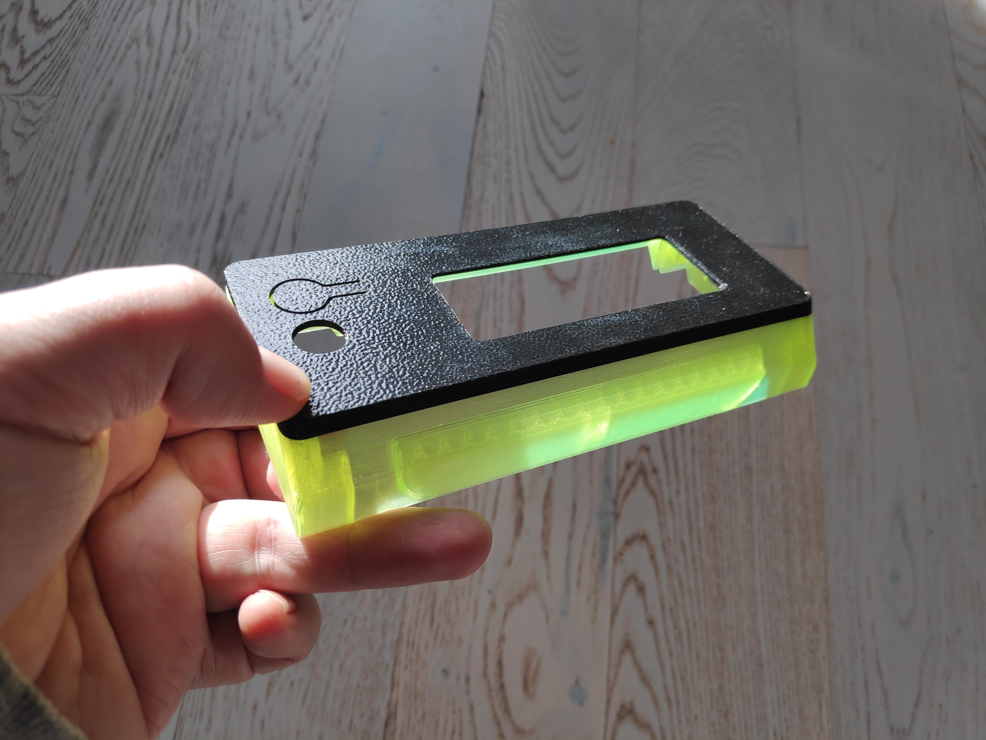 Отдам корпус LCD