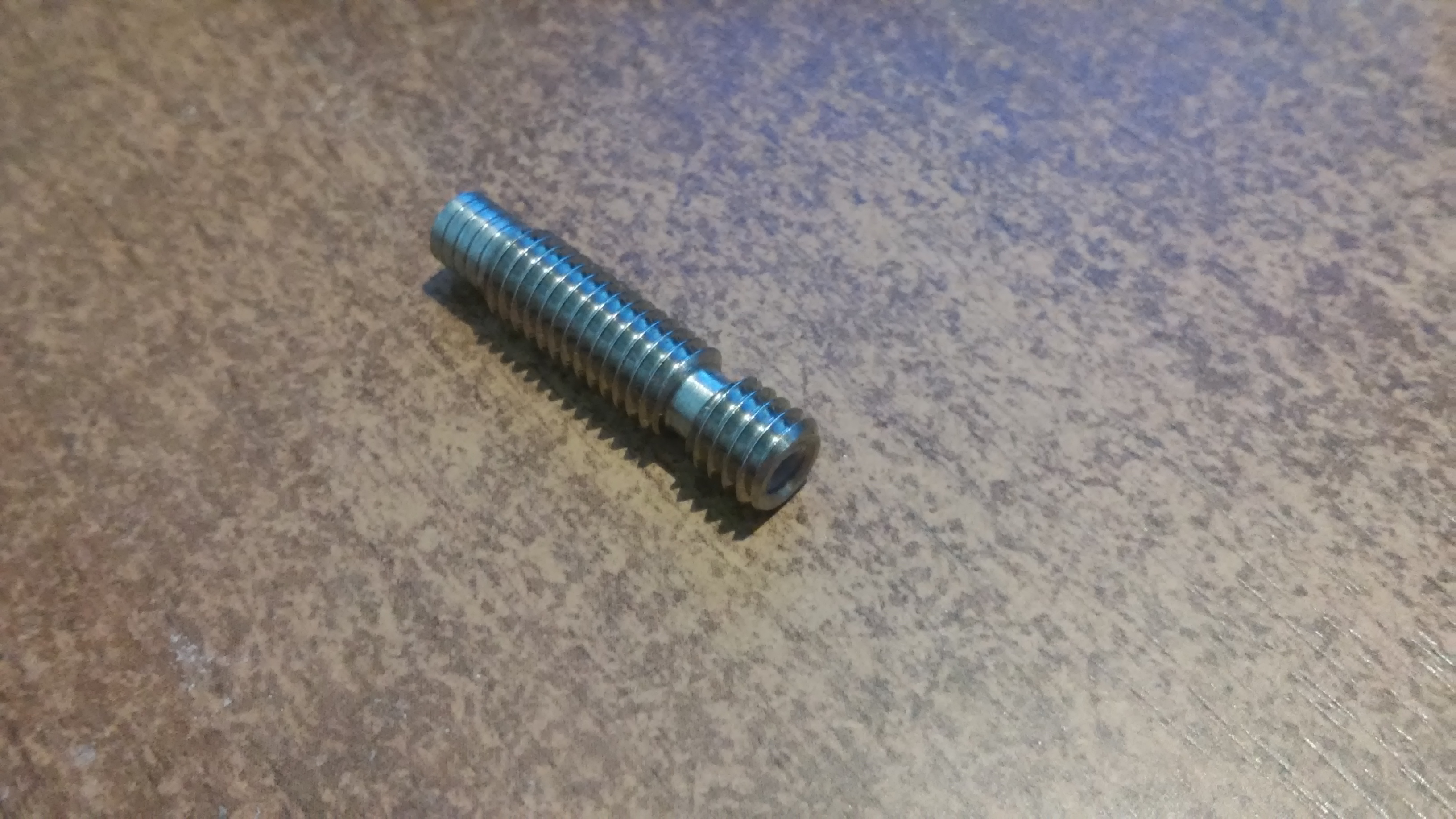 Термобарьеры под e3d v6 разные.