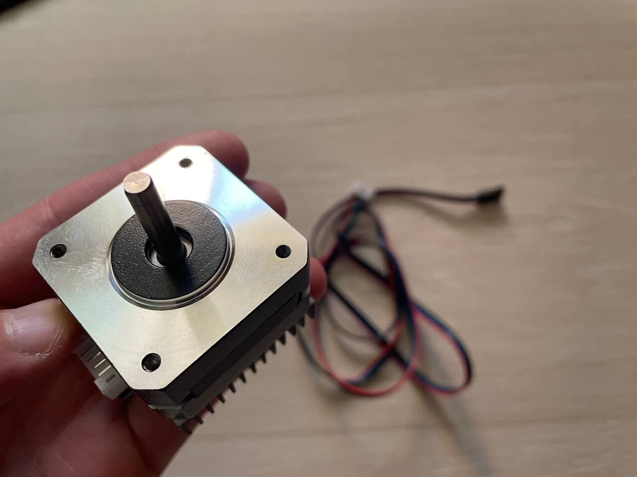 Шаговый двигатель 17HS2023 на 1А