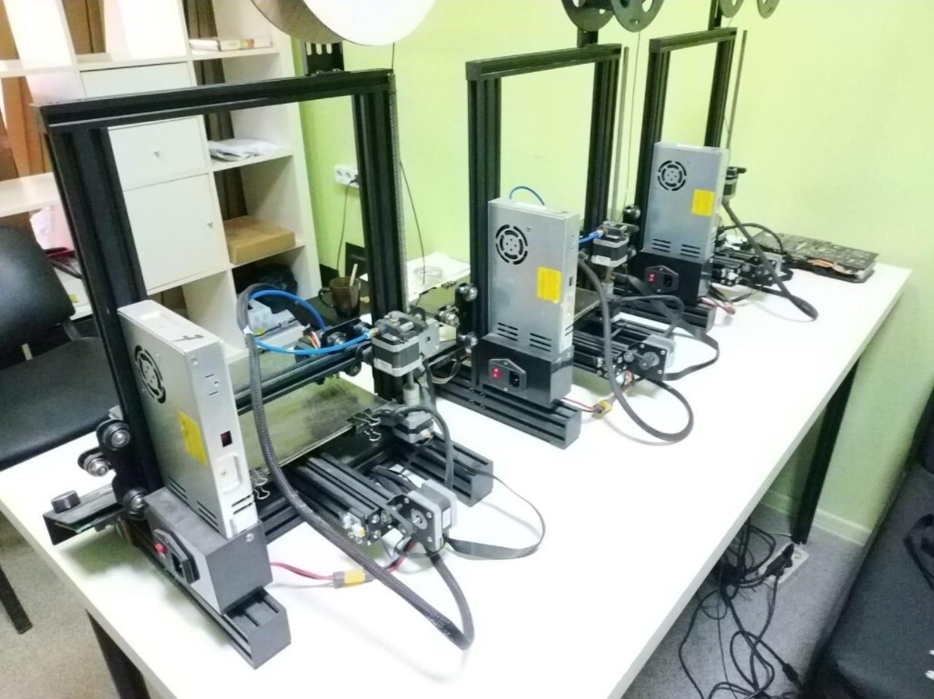 3D принтер Ender 3 Pro 3 штуки 3D принтер Ender 3 Pro 3 штуки