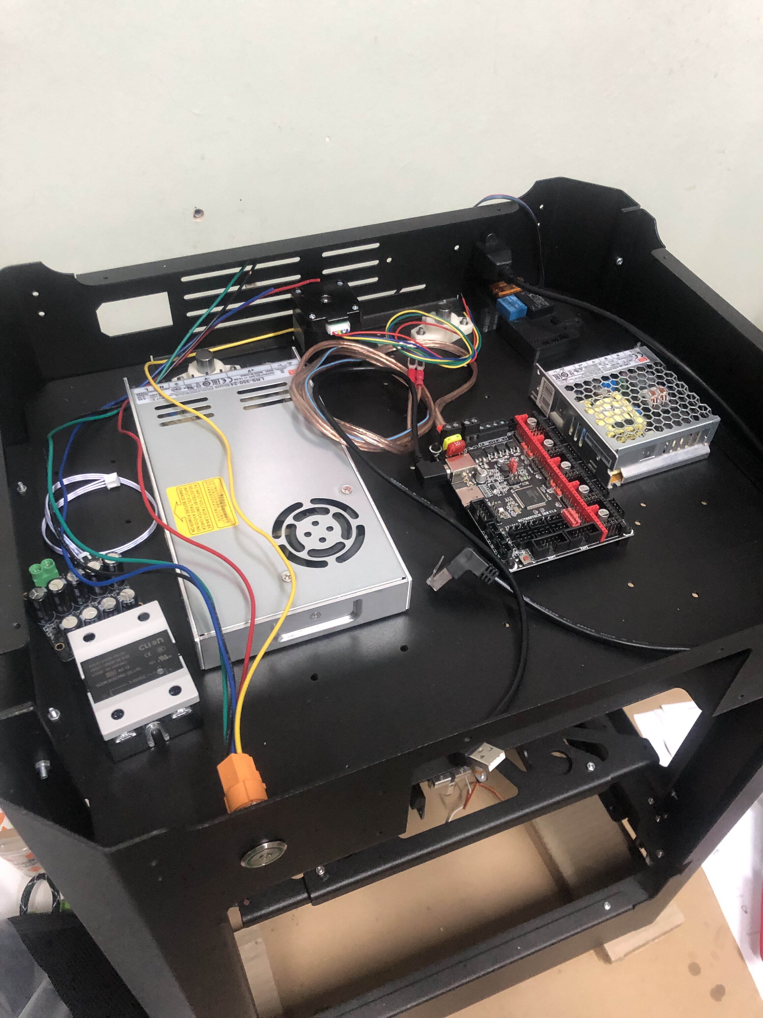 Продаю незаконченный UNI.