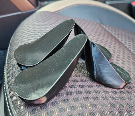 Есть 3Д сканы креплений кресел, нужно смоделировать заглушки